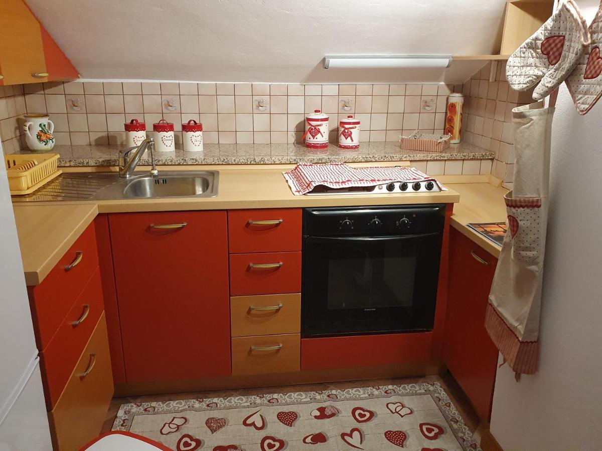 Holiday House "Lea" Lukoran Екстер'єр фото