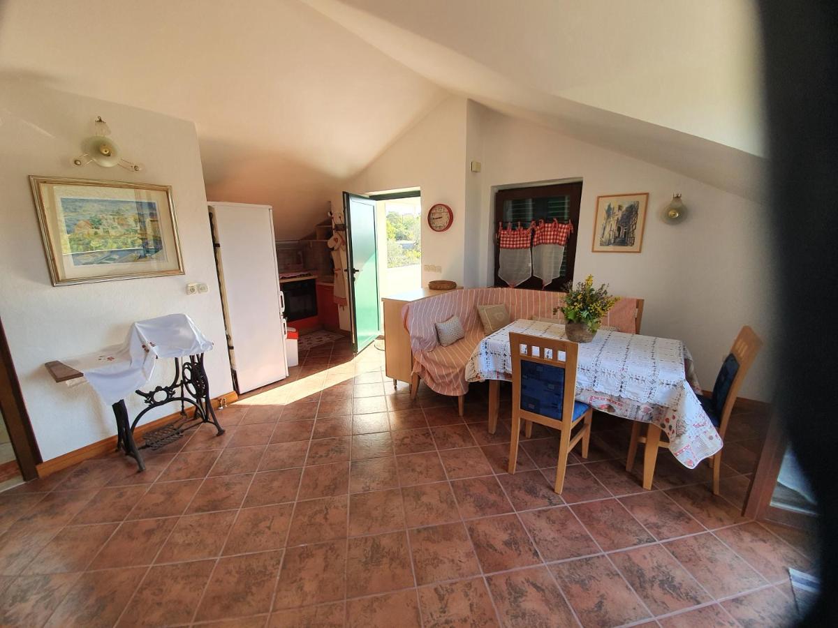 Holiday House "Lea" Lukoran Екстер'єр фото