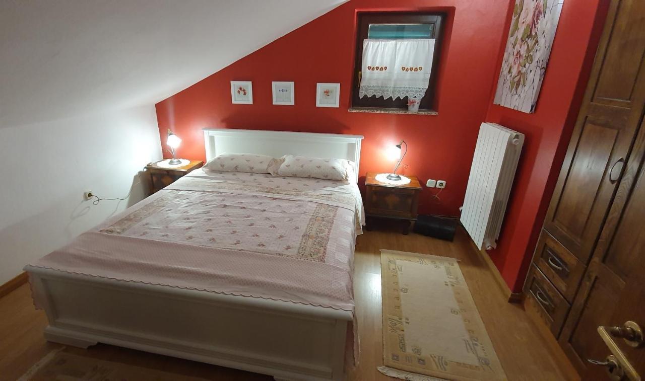 Holiday House "Lea" Lukoran Екстер'єр фото